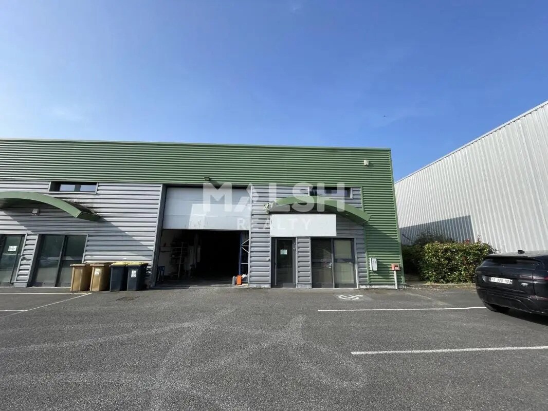 Light Industrial in Lozanne for sale Building Photo- Image 1 of 14