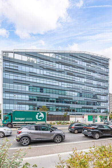 Office in Bezons to rent - Building Photo - Image 3 of 11