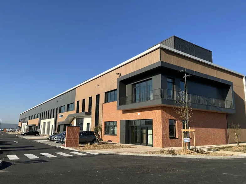 Light Industrial in Saint-Priest to rent - Building Photo - Image 1 of 15