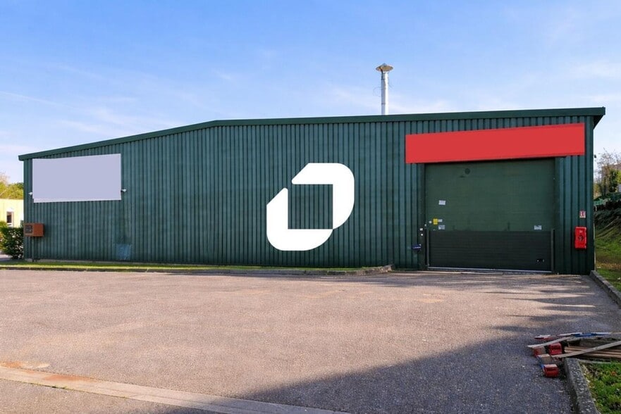 Light Industrial in Champagne-au-Mont-d'Or to rent - Building Photo - Image 2 of 15