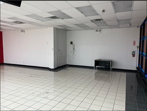 1 E Superior St, Chicago, IL to rent Building Photo- Image 2 of 9