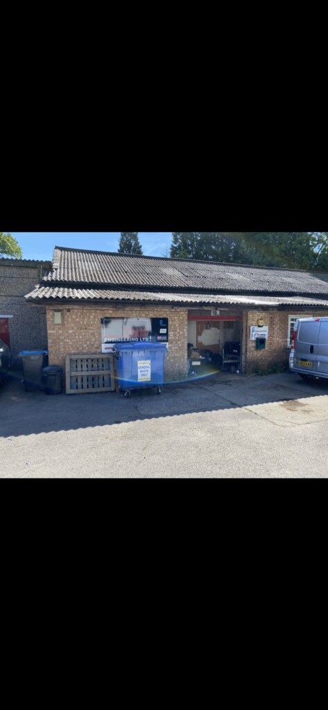 Ivy Dene Ln, East Grinstead to rent Primary Photo- Image 1 of 8