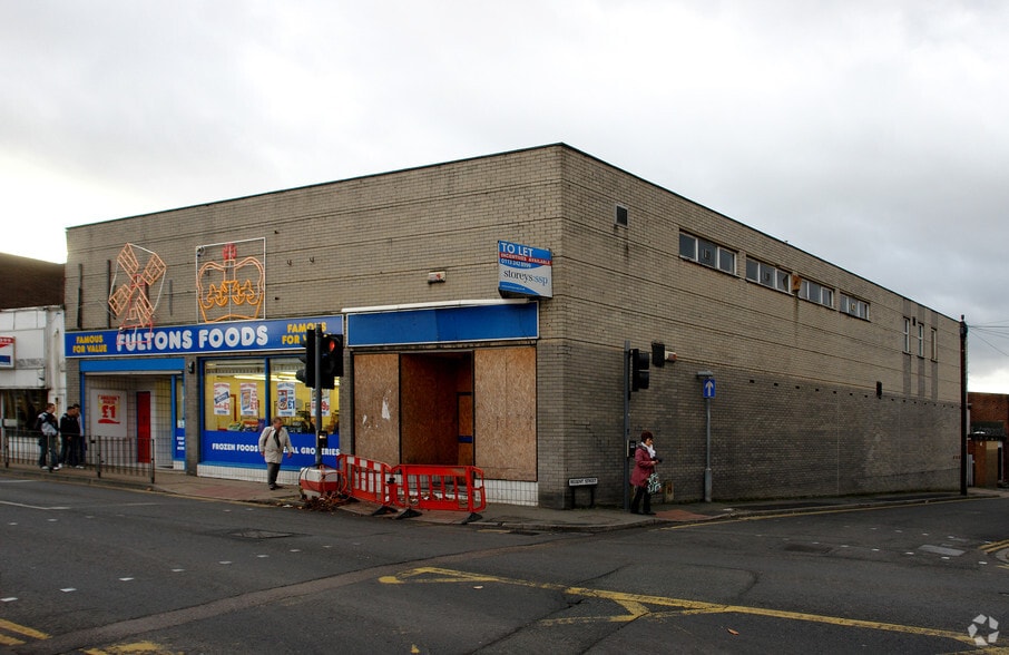 105-109 Market St, Heckmondwike to rent - Building Photo - Image 1 of 3