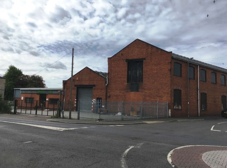 71 Alverthorpe Rd, Wakefield for sale - Building Photo - Image 1 of 1