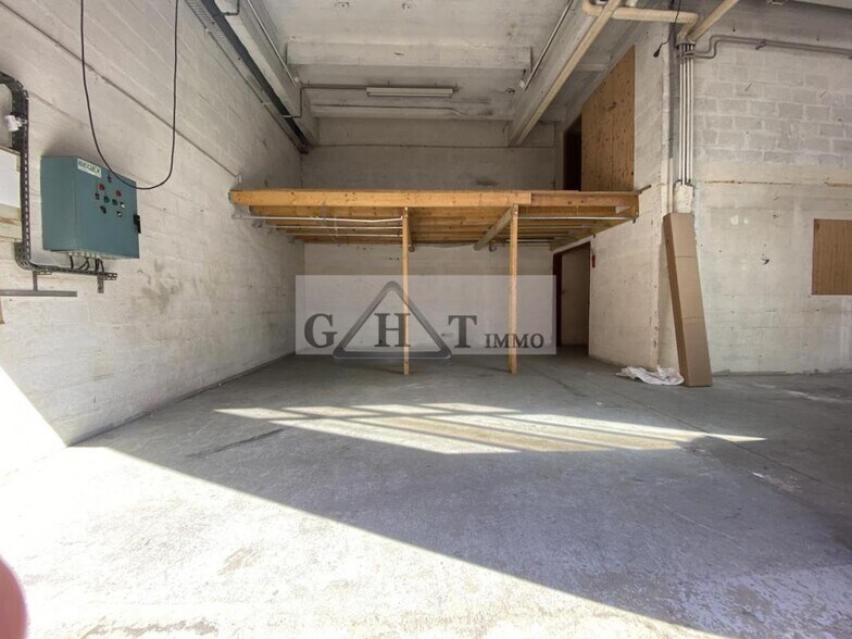 Industrial in Saint-Maur-des-Fossés to rent - Interior Photo - Image 2 of 9