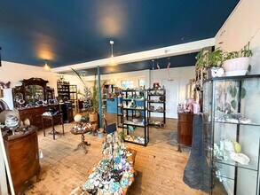 48-50 East High St, Crieff to rent Interior Photo- Image 1 of 4