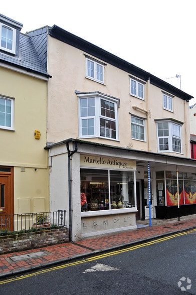 5 High St, Seaford to rent - Building Photo - Image 3 of 4