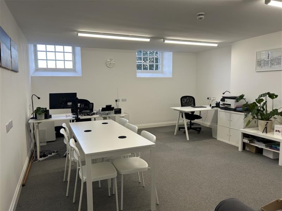 15 Apsley Rd, Plymouth to rent Interior Photo- Image 1 of 8