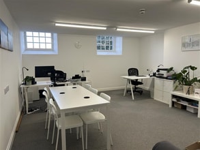 15 Apsley Rd, Plymouth to rent Interior Photo- Image 1 of 8