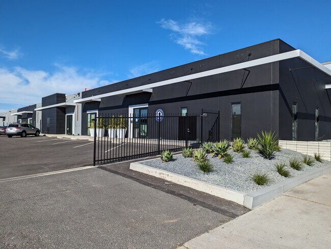 More details for 7059-7077 1/2 Vineland Ave, North Hollywood, CA - Industrial to Rent