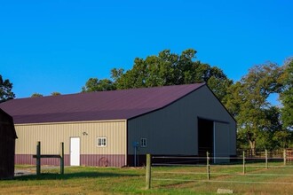 9185 E County Road 700 N, Hope, IN for rent Primary Photo- Image 1 of 8