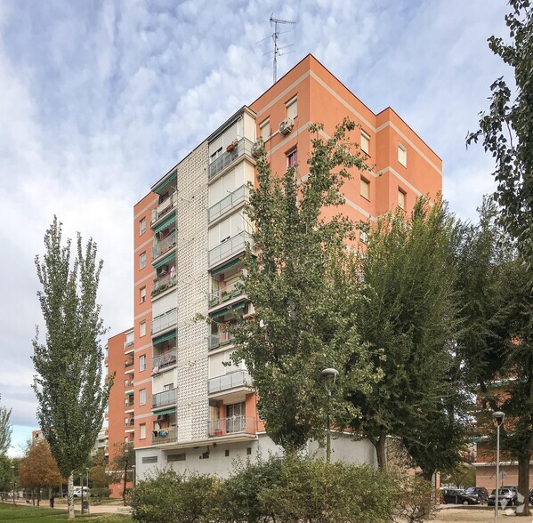 Calle Palmas, 14, Móstoles, Madrid for rent - Primary Photo - Image 1 of 2