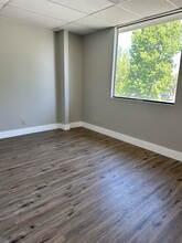 1633 Erringer Rd, Simi Valley, CA for rent Interior Photo- Image 2 of 4