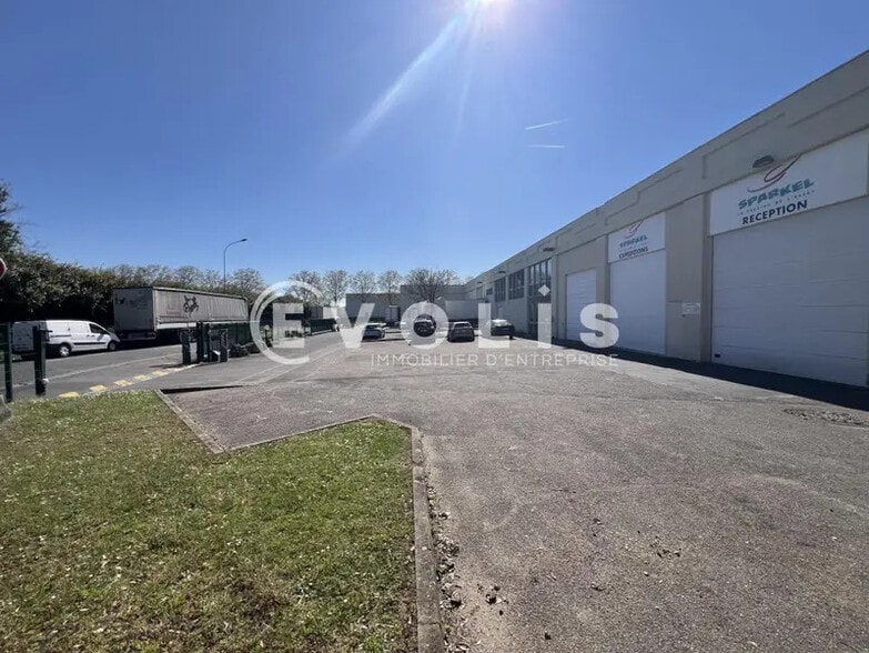 Light Industrial in Valenton to rent - Building Photo - Image 1 of 13