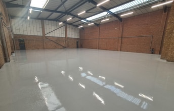 Pitlake, Croydon to rent Interior Photo- Image 2 of 5