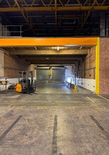 Pitfield, Milton Keynes to rent Interior Photo- Image 2 of 6