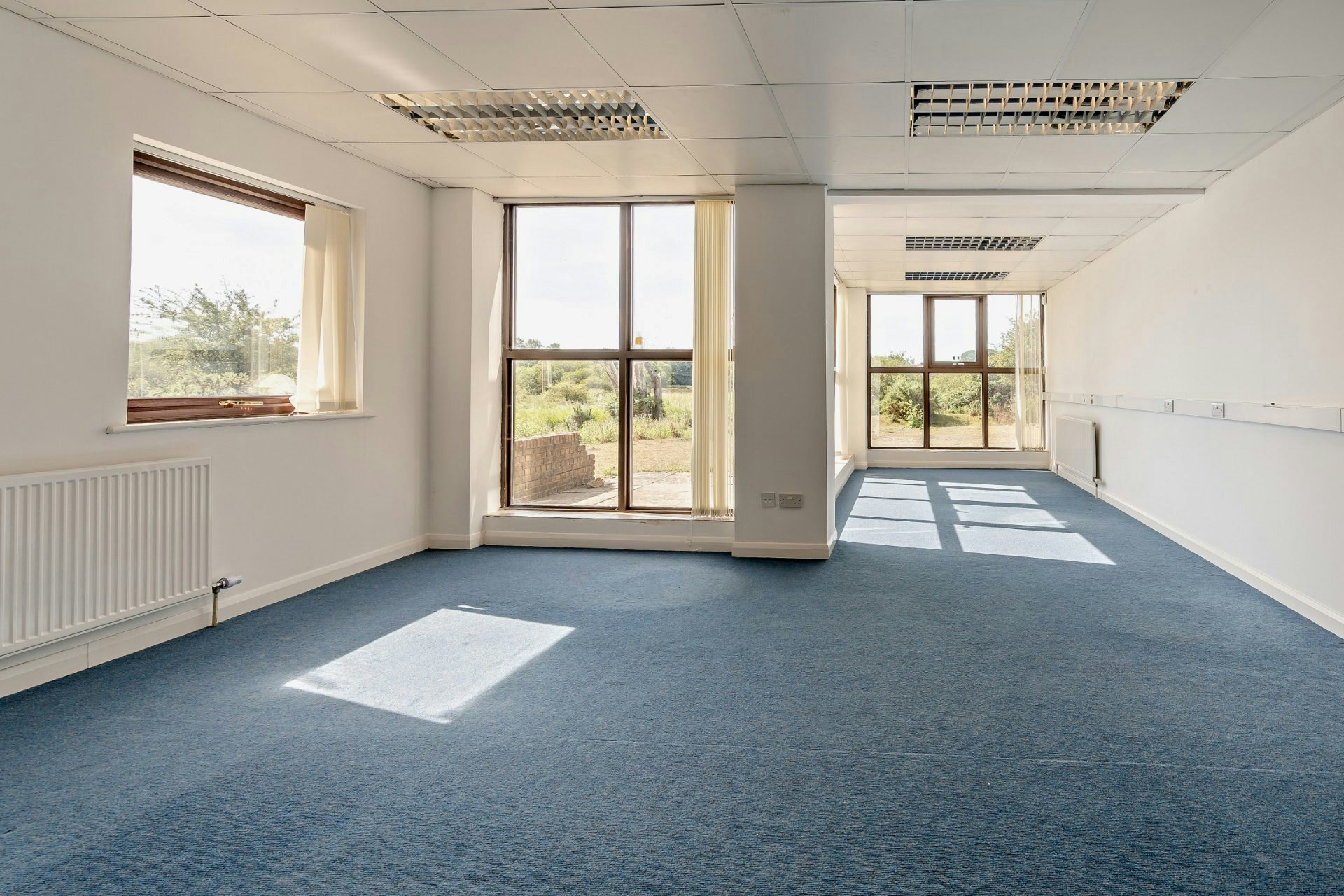 Sandford Ln, Wareham to rent Interior Photo- Image 1 of 9