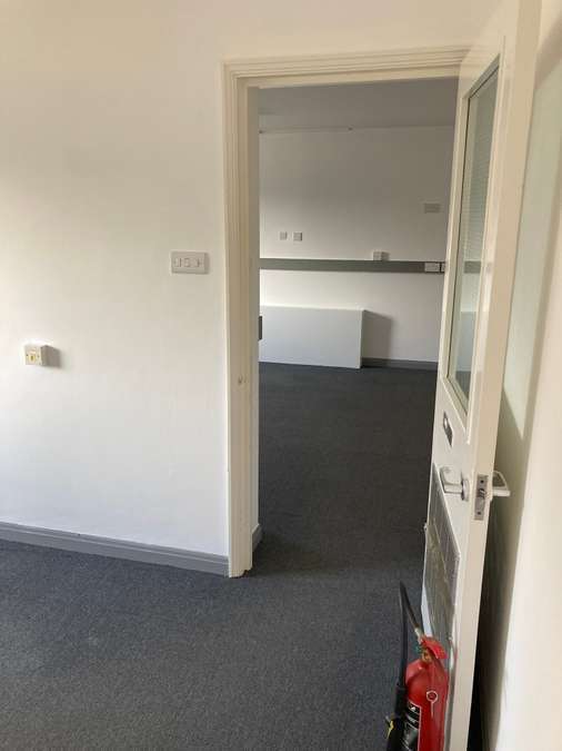 New Rd, East Malling to rent Building Photo- Image 1 of 8