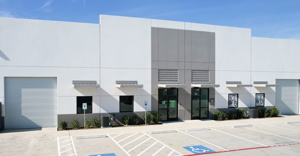 12425 W Airport Blvd, Sugar Land, TX for sale - Building Photo - Image 1 of 4