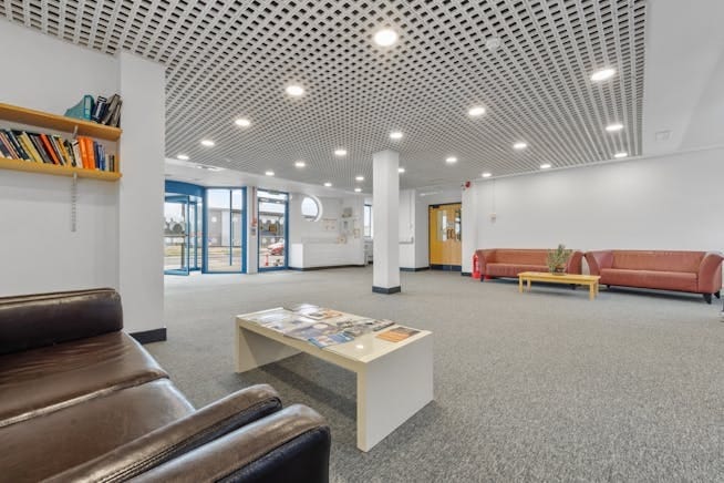 Oak Rd, Winfrith Newburgh to rent Interior Photo- Image 1 of 4