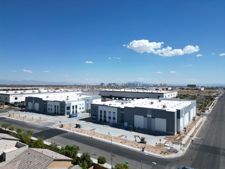 6430 West Sunset Industrial Park way, Las Vegas, NV for rent - Building Photo - Image 1 of 2