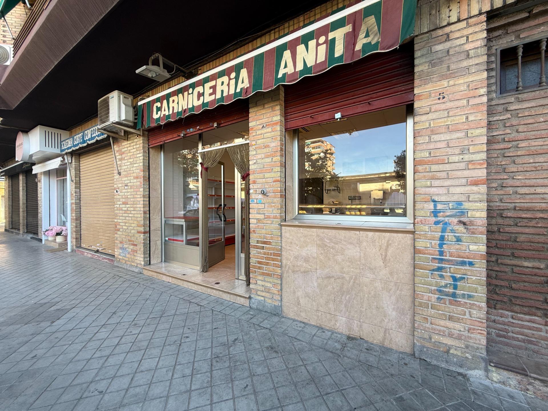 Retail in Granada for sale Building Photo- Image 1 of 17