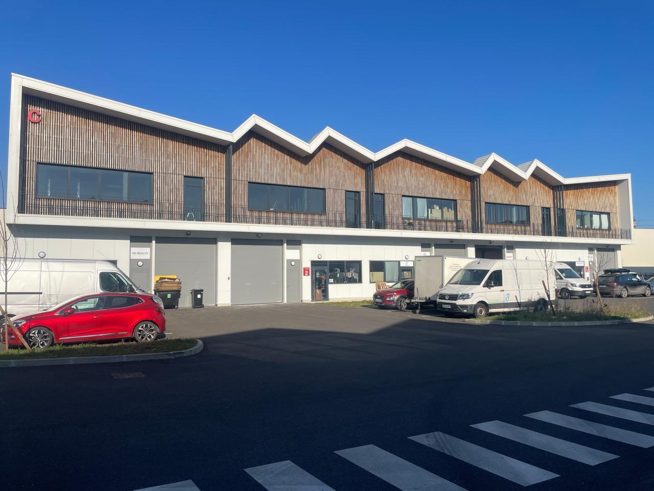 Light Industrial in Montmagny to rent Building Photo- Image 1 of 11