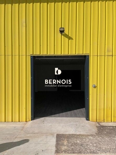 Light Industrial in La Garde to rent - Building Photo - Image 3 of 8