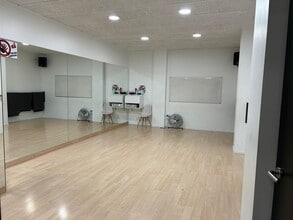 Retail in Barberà del Vallès, Barcelona to rent Interior Photo- Image 2 of 9