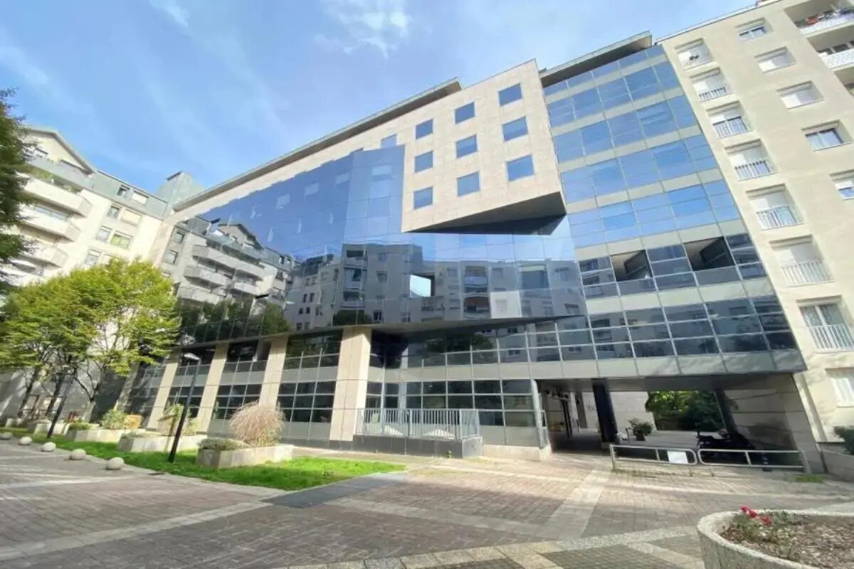 Office in Boulogne-Billancourt for sale Building Photo- Image 1 of 6