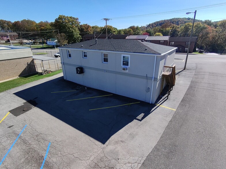 5308 Big Tyler Rd, Cross Lanes, WV for rent - Building Photo - Image 2 of 5