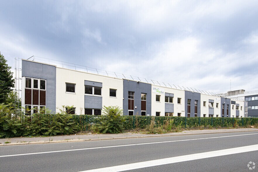 13-21 Des Grésillons Quai, Gennevilliers to rent - Building Photo - Image 2 of 2