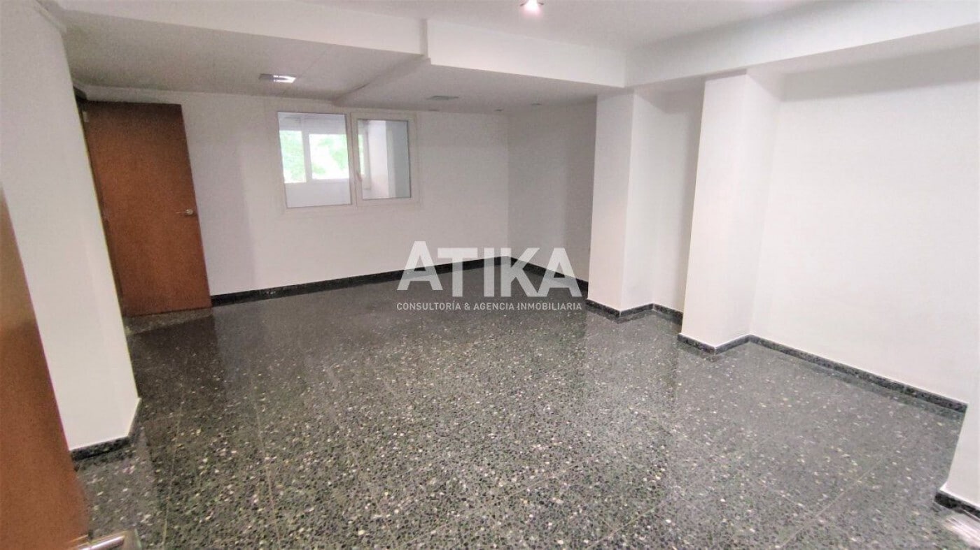 Office in Ontinyent, Valencia to rent Interior Photo- Image 1 of 12