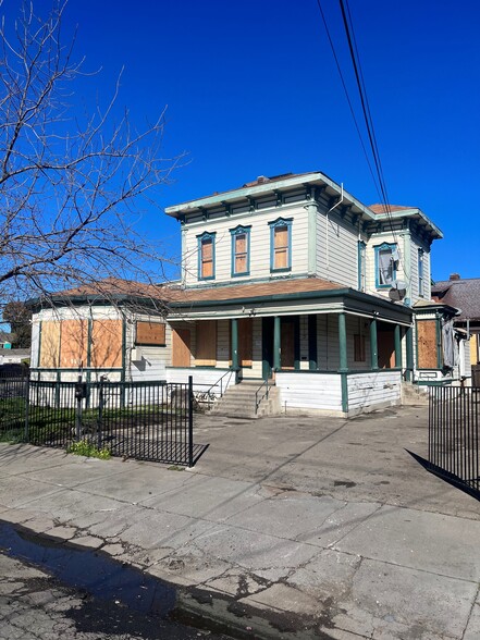 145 W Flora St, Stockton, CA for sale - Building Photo - Image 2 of 5