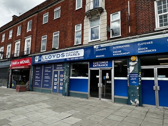 184-188 Burnt Oak Broa, Harrow to rent - Building Photo - Image 2 of 2