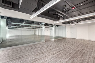 1811 E Apache Blvd, Tempe, AZ to rent Interior Photo- Image 1 of 8