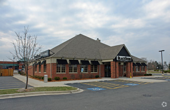 600 E Veterans Pky, Yorkville, IL for sale Primary Photo- Image 1 of 1