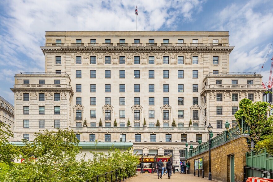 1 Mayfair Pl, London to rent - Building Photo - Image 3 of 22