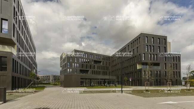 Location Bureaux 194 m² à 3 670 m²