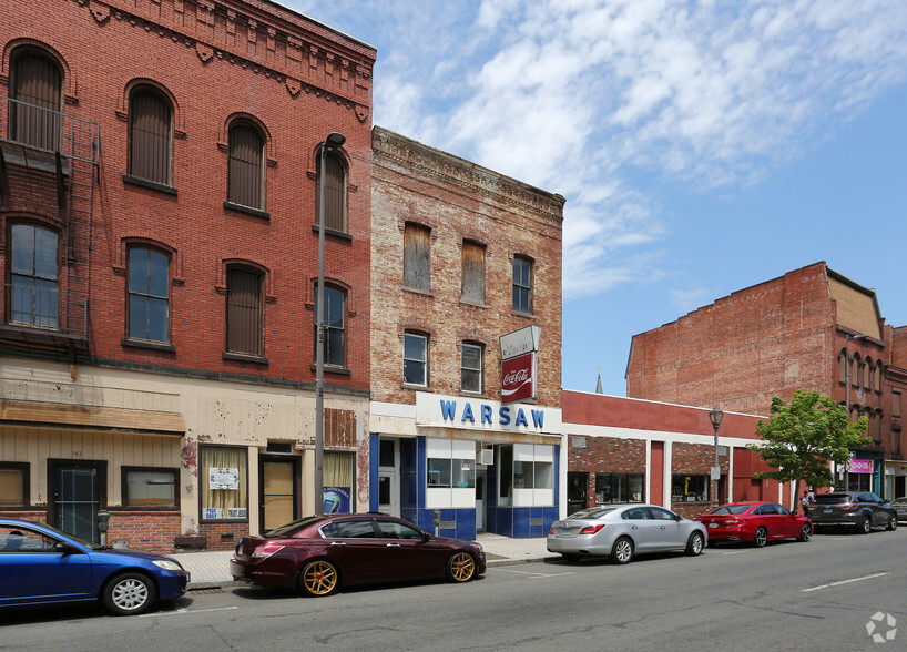 137-139 High St, Holyoke, MA for sale - Primary Photo - Image 1 of 1