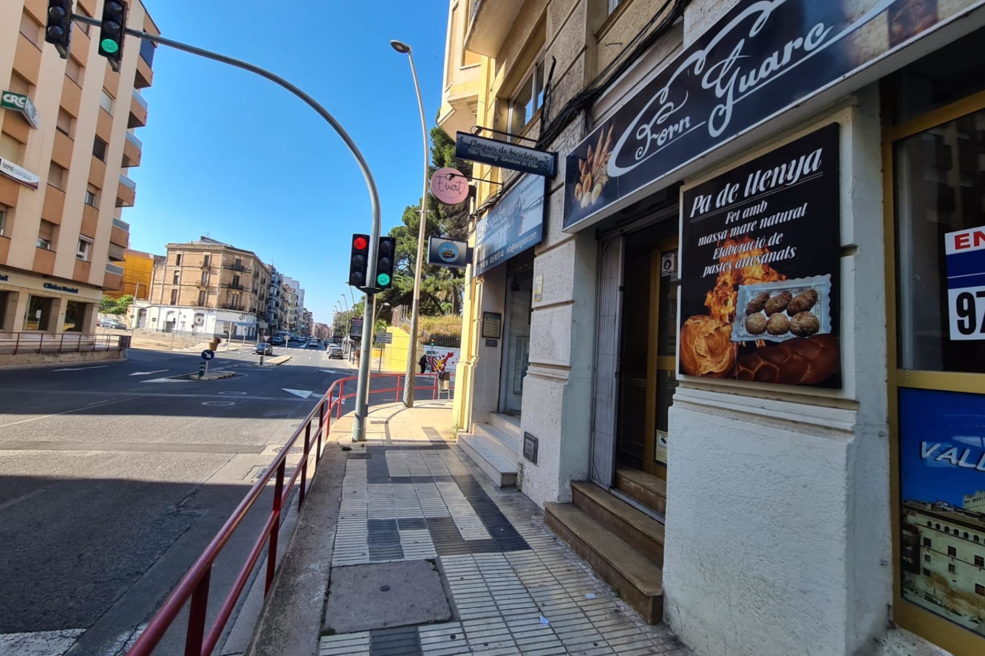 Retail in Tortosa, Tarragona to rent Interior Photo- Image 1 of 3