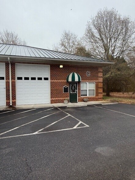 636 Prosperity Way, Chesapeake, VA for sale - Building Photo - Image 1 of 2