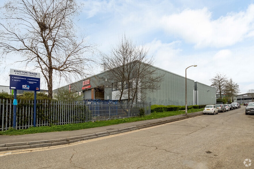 Minden Rd, Sutton to rent - Building Photo - Image 3 of 4