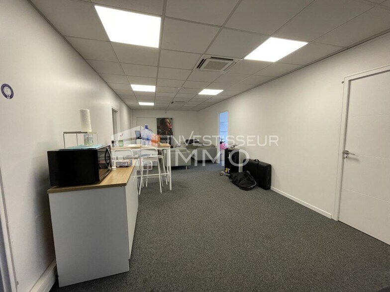 Light Industrial in Vitry-sur-Seine to rent - Interior Photo - Image 3 of 5