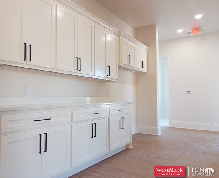 13913 Indiana Ave, Lubbock, TX to rent - Interior Photo - Image 2 of 5