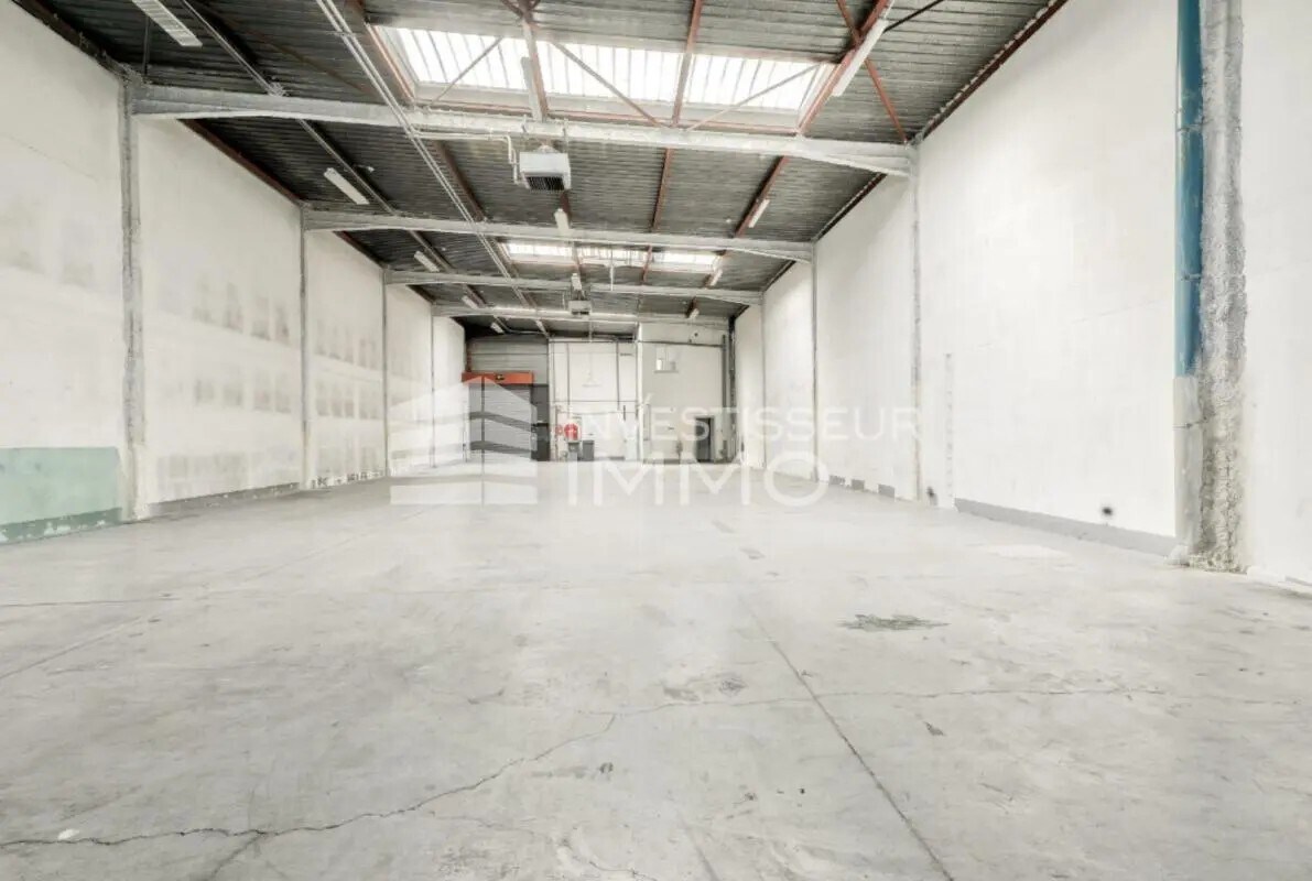 Light Industrial in Fontenay-sous-Bois to rent Interior Photo- Image 1 of 5