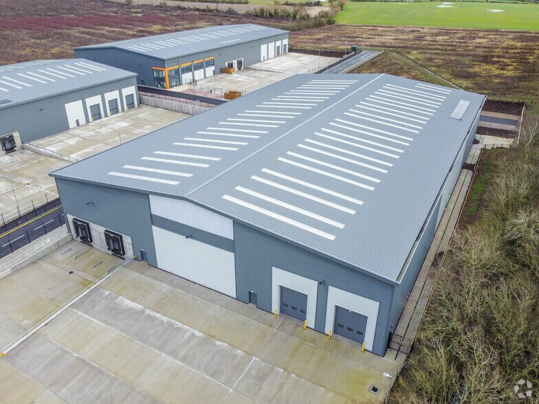 52 Vs, Evesham to rent - Aerial - Image 3 of 6