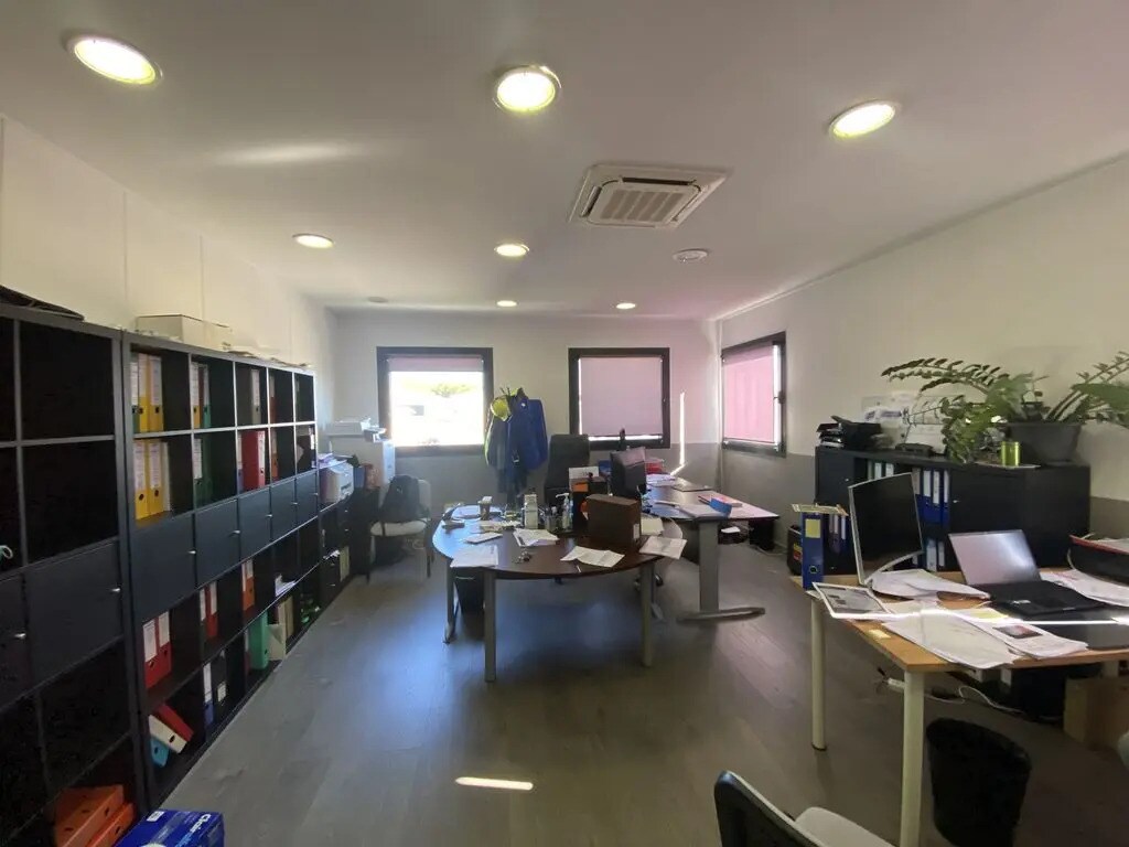 1900 Avenue Jean Pallet, Velaux to rent Interior Photo- Image 1 of 9