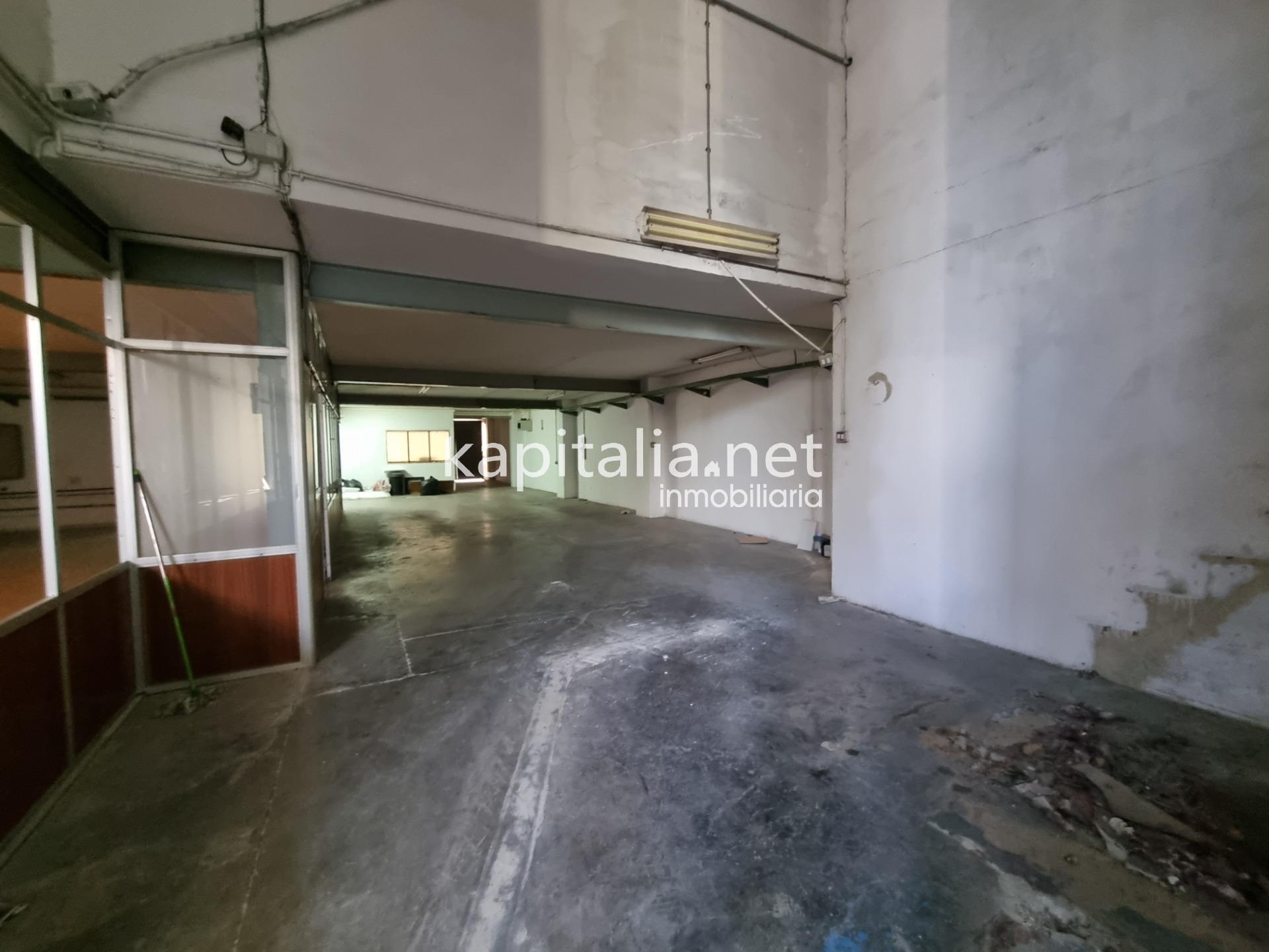 Industrial in Ontinyent, Valencia for sale Building Photo- Image 1 of 8