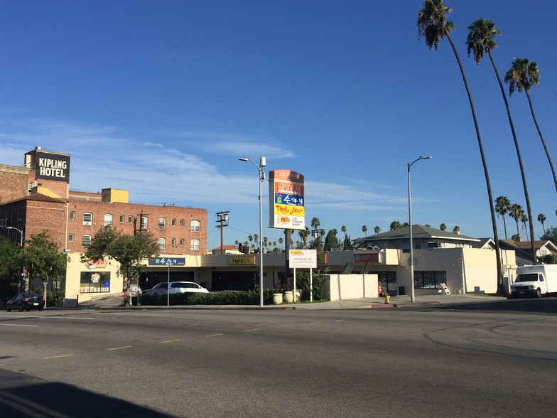 4051 W 3rd St, Los Angeles, CA for rent - Building Photo - Image 1 of 4